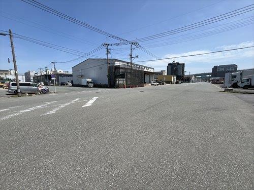 南西側通路