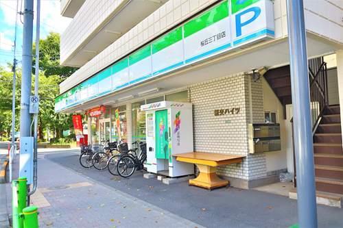 ファミリーマート世田谷通り店まで520ｍ