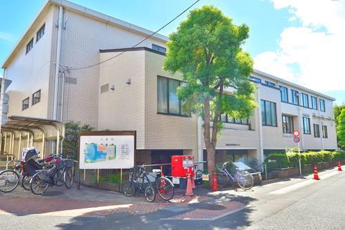 世田谷区立桜丘図書館まで570ｍ