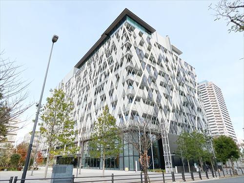 中野区役所(910m)