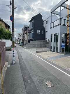 南東側前面道路2 南東側前面道路2