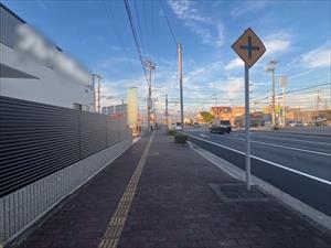 南東側道路