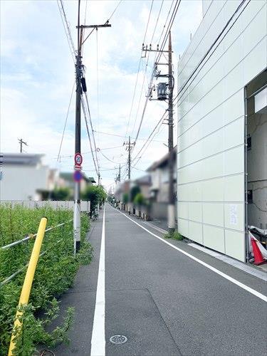 現地前面道路（東側）