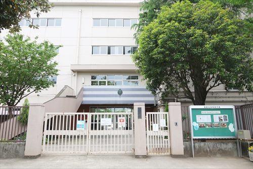 杉並区立西宮中学校まで540ｍ