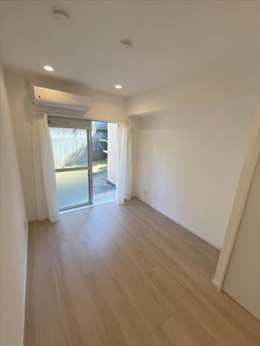 南側洋室(2026年3月撮影）