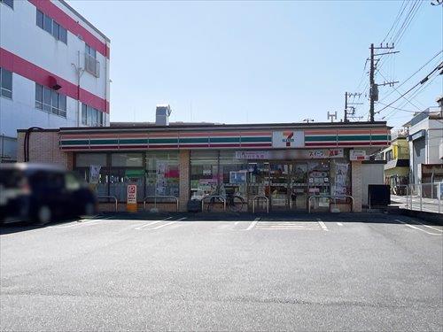 セブンイレブン板橋前野町3丁目店210m