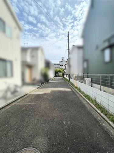 前面道路（2026年4月撮影）