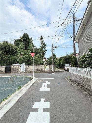 南側通路(2026年6月撮影)