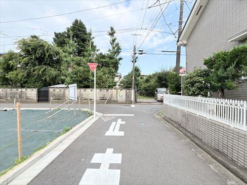 南側通路(2026年6月撮影)