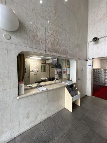 ⑤エントランス(2)