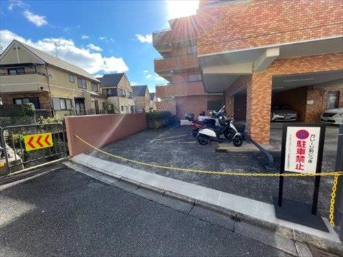 ⑩来客用駐車場