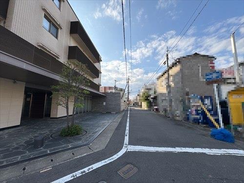 ㉗東側前面道路