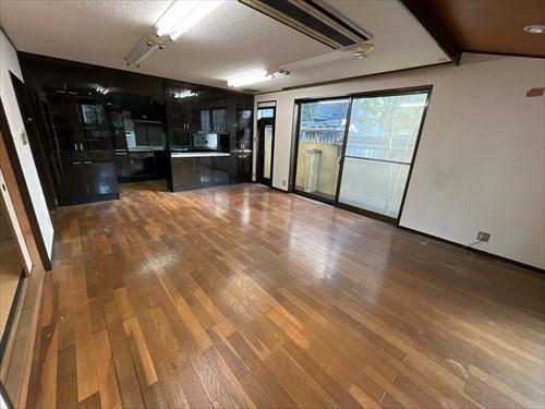 リビング（改装前の状況です。）