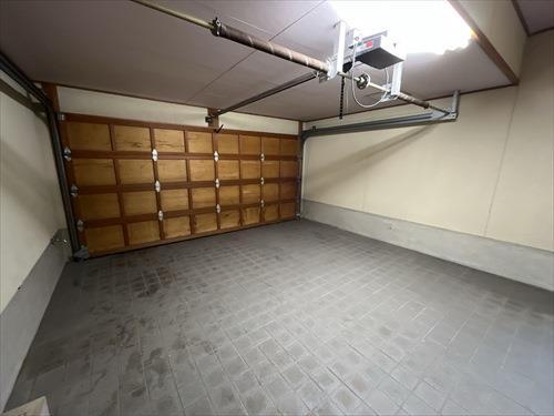 ガレージ（改装前の状況です。）