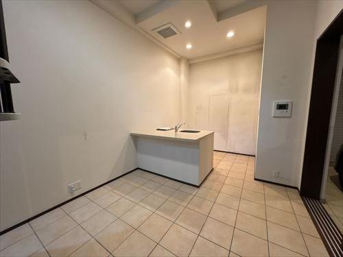 ⑩地下西側納戸