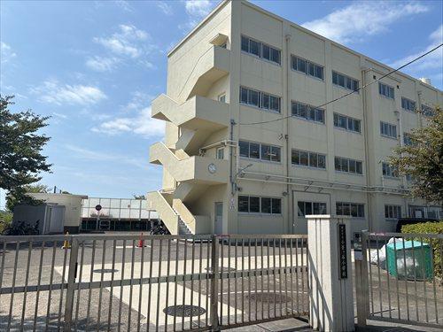 横浜市立小菅ケ谷小学校まで1,100m