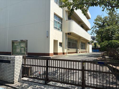 横浜市立飯島中学校まで1,050m