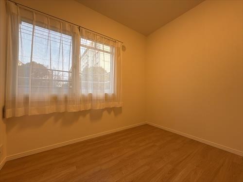 洋室約4.0帖（南側）