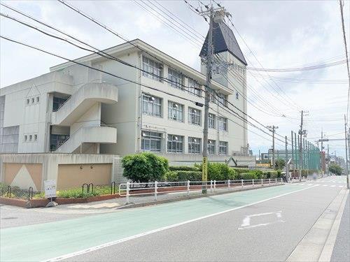 神戸市立六甲小学校　410ｍ