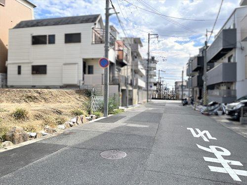 前面道路（2025年11月撮影）