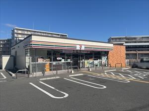 セブンイレブン神戸甲栄台店　350ｍ