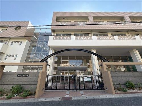 神戸市立中央小学校　徒歩5分