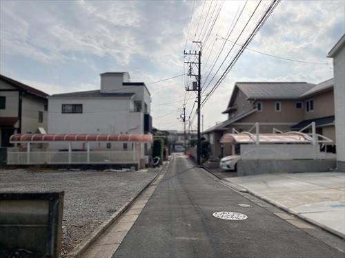 前面道路（2025年11月撮影）