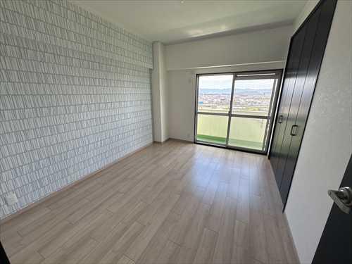 洋室２（東側）