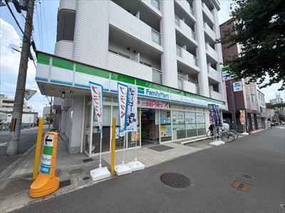 ファミリーマートヤスイカドノ五条徒歩2分