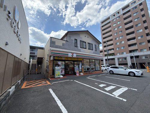 セブンイレブン京都西大路松原店まで徒歩６