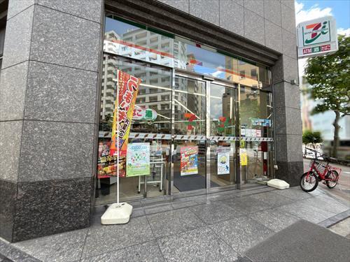 セブンイレブン中央区入船3丁目店240m