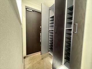 玄関、下駄箱
