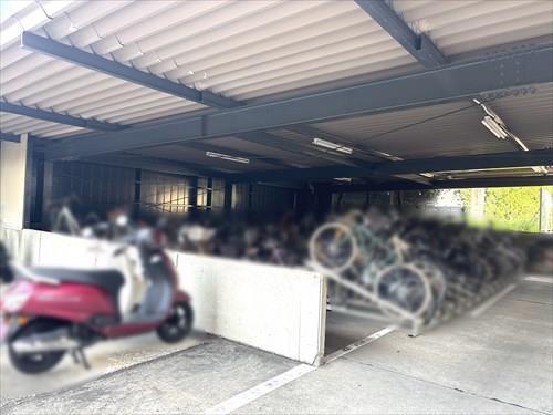 自転車置き場、バイク置き場②