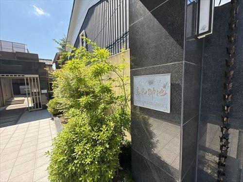 エントランス前