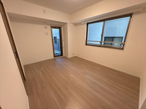 洋室7.6帖（サービススペース出入り可能