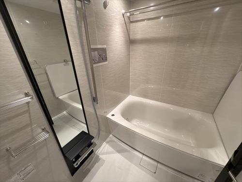 浴室(浴室乾燥機付きユニットバス）