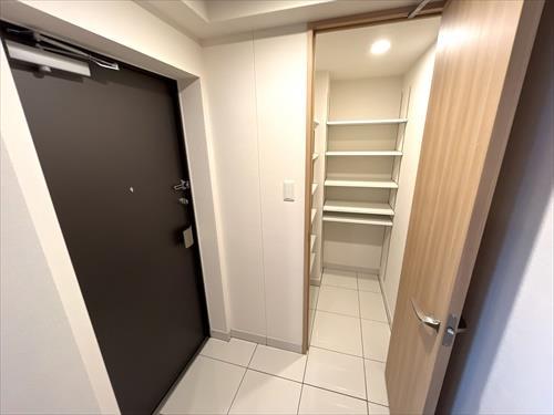 玄関＋SIC（シューズインクローゼット）