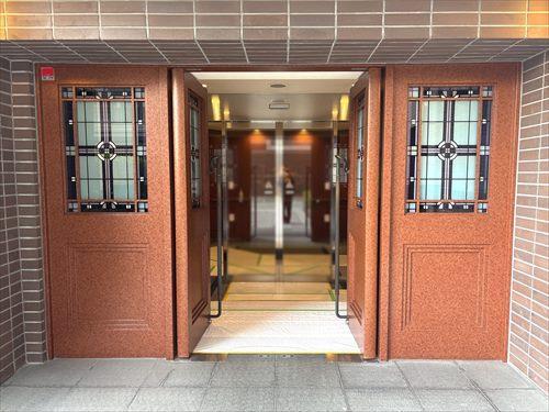 北側エントランス