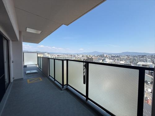 東側バルコニー