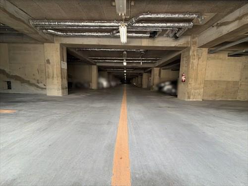地下駐車場