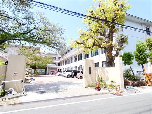 京都市立上京中学校　680ｍ