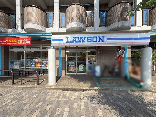 ローソン川端二条店まで310ｍ