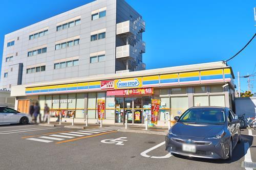 ミニストップ町田旭町店まで500ｍ