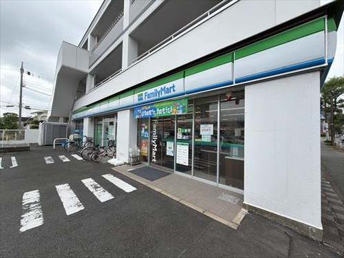 ファミリーマート町田成瀬が丘まで120m