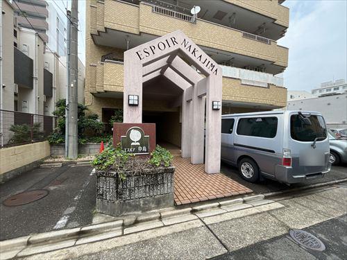 エントランス前