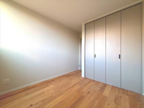 北西側洋室約5.1帖