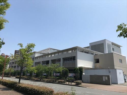 姪浜中学校1660ｍ