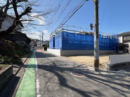 南東側前面道路（北東側から撮影）