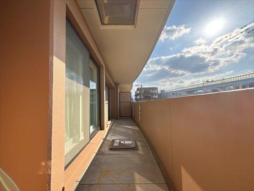 西側バルコニー