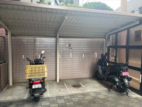 バイク置き場